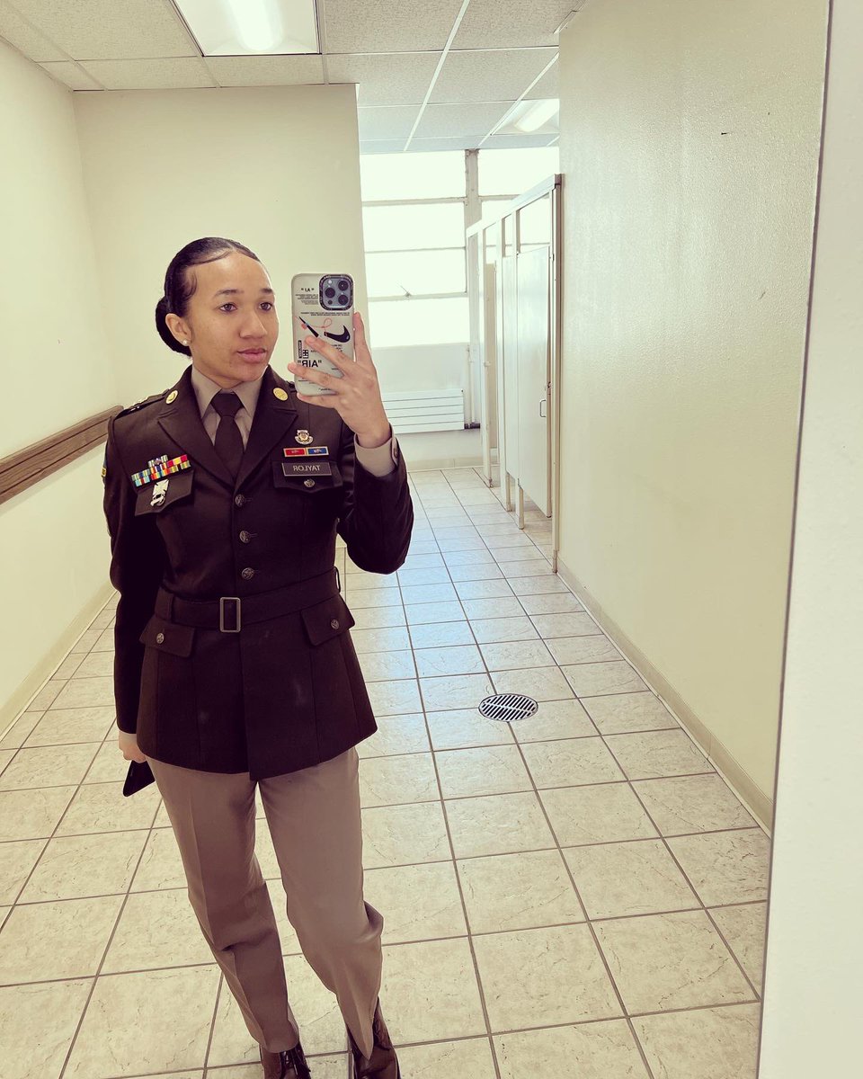 _shawtaaay_'s tweet photo. I graduated BLC today making  Commandants List 🥳. Thank you all who supported me throughout this journey ❤️. https://t.co/n78VO5NLL1