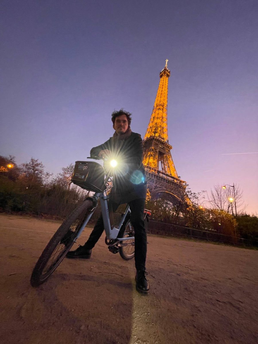 Double news day ✌️
1: PARIS! Super excited to play live at the boat of Le Mazette next Wednesday! Haven't played live in my previous hometown since ages, so the excitement level is Double! ✌️ #zêtespasprêts

Tickets : dice.fm/event/6x77b-co…

#paris #indiedance #live #savethedate