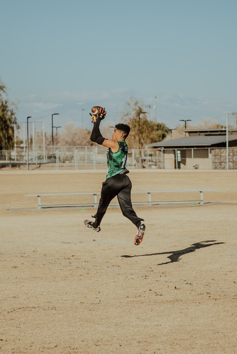 seanncraigg's tweet photo. 😎😎😎😎 #ZonePerformance #7v7 #Football #CatchMeIfYouCan https://t.co/ZoqprGz335