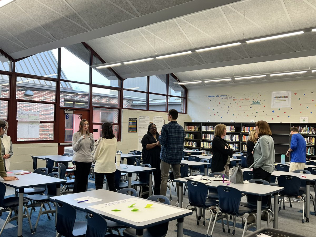 pizitzlibrary's tweet photo. Admin PLT in the library today!  I love seeing all my colleagues on days like this! https://t.co/FDaR7ftSBO