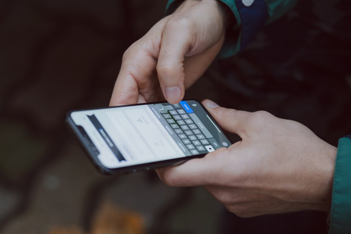 GoCloudtweeter's tweet photo. From phones to laptops to tablets, the modern business allows employees to use a broad variety of devices. An MDM and MAM solution, such as Microsoft Intune, can help your business manage these devices. Find out more in our recent blog https://t.co/ySbVJomoE1. https://t.co/YNBG5R6YpY