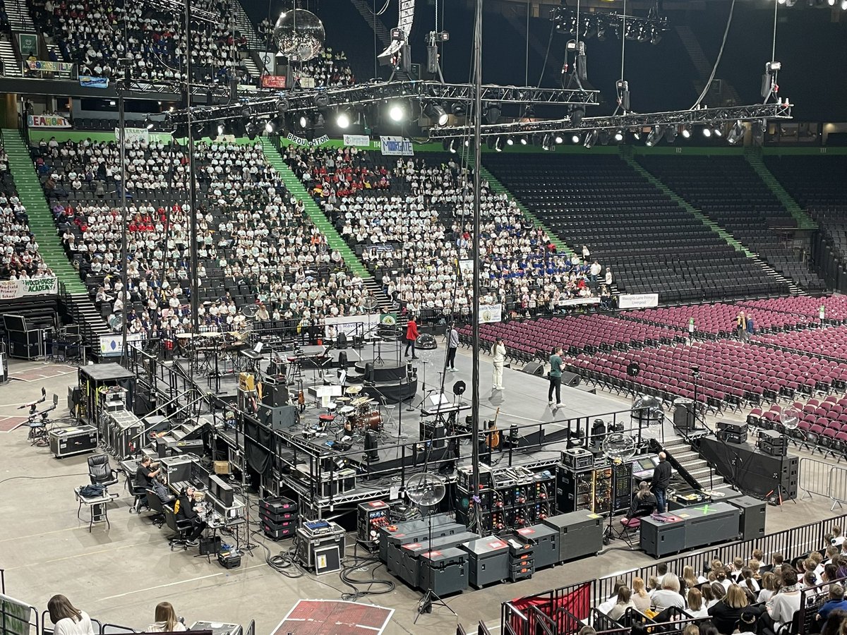 vernon_primary's tweet image. We are thoroughly enjoying our @YVconcerts rehearsals this afternoon. Roll on showtime!!🎤🎶