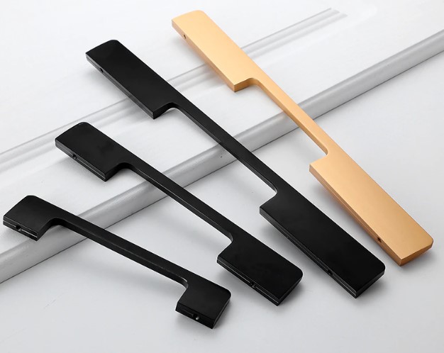 ErgoDesigns's tweet photo. Picking your cabinetry handles is like picking the makeup for your kitchen. These can act as a strong accent or a complementary element to the room.

#tiptuesday #kitchenhandles #handletypes #kitchenrenovation #kitchen #remodelling https://t.co/pQBnb3TMwJ