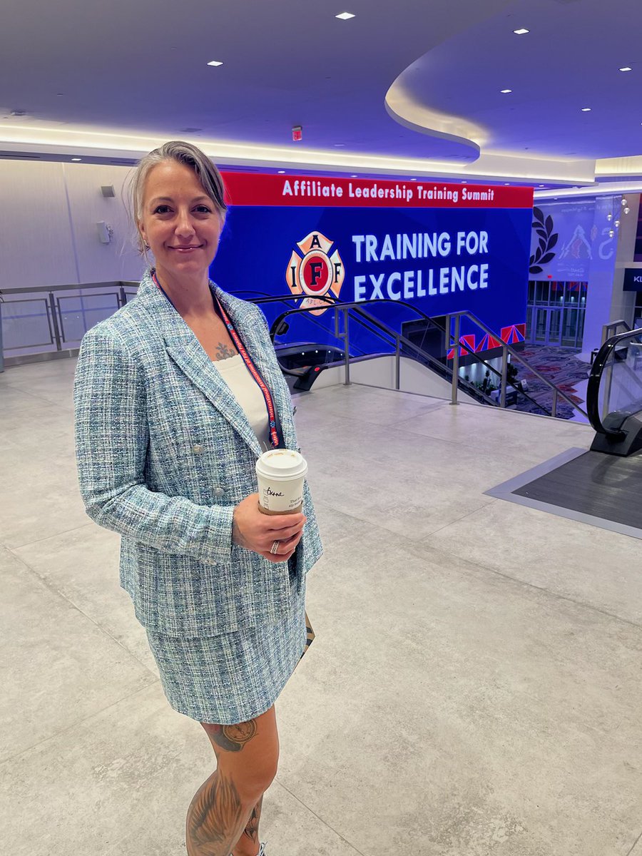 GennaMcMillan's tweet photo. Day 2! Tips &amp; techniques for presenting a case. -Introduction to grievance - Developing &amp; strengthening internal communications. #local162 #unionstrong #proudunionmember https://t.co/pFasXNVWwV