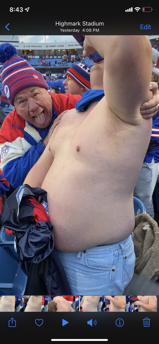 Aaron Becker tweet media