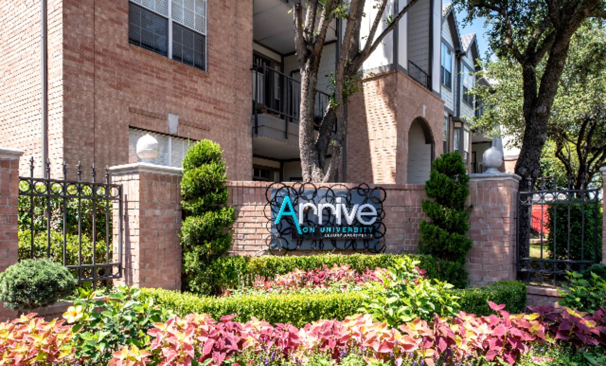 childofBJB33's tweet photo. I love living here at Arrive on University (@ArriveUniApts) - here's why https://t.co/oACQO42J5e #CommunityRewards https://t.co/epfYNHjTCH