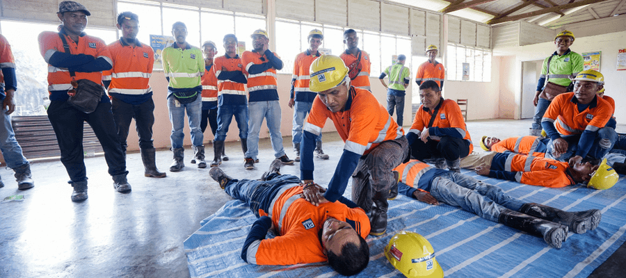 Your employees can save a life by having the right skills and being trained on how to react to health problems or injuries. Ensure that your entire team is ready to respond if something happens by investing in a #FirstAidCourse for your business >> bit.ly/3UVLuJ1