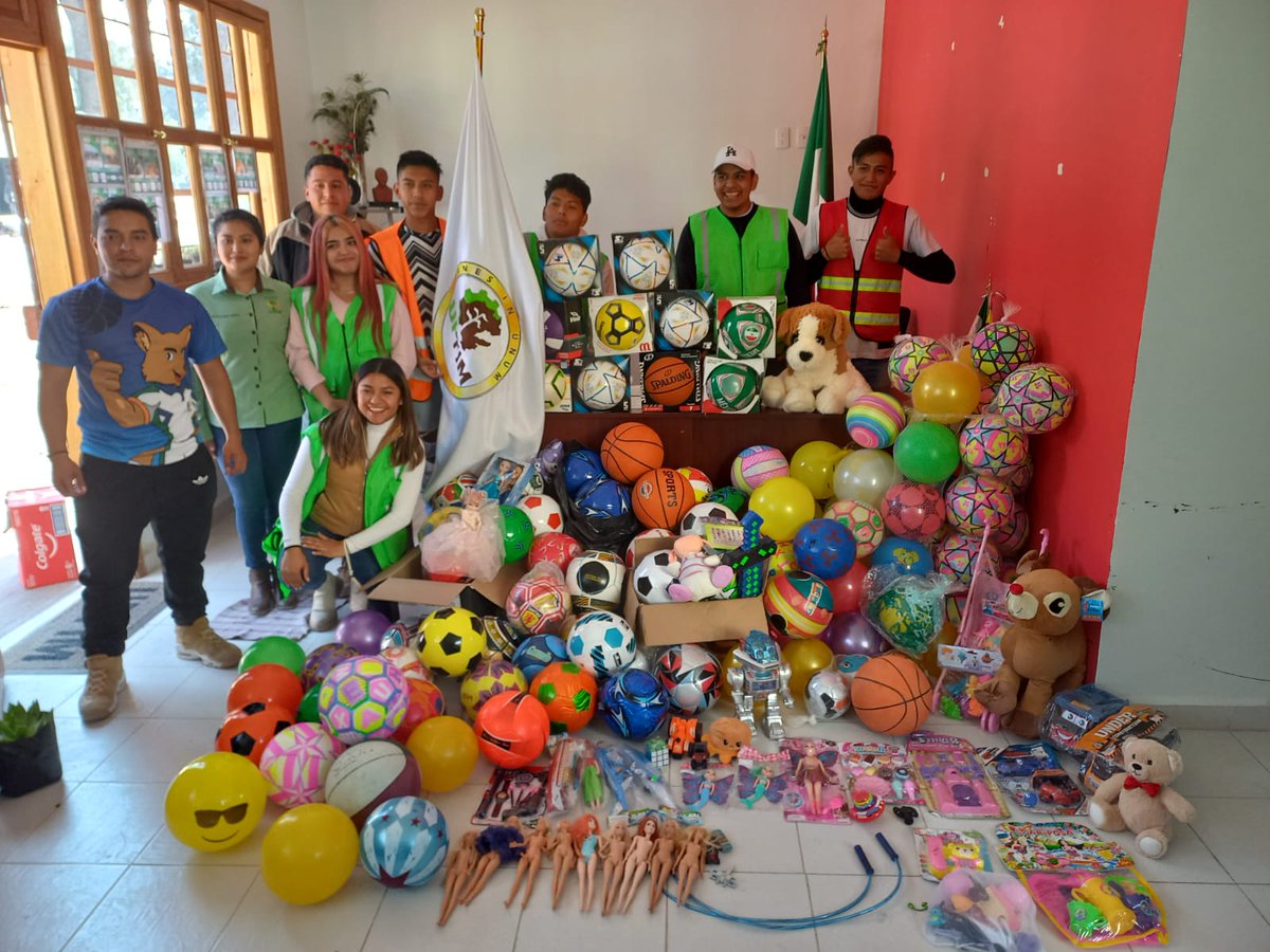 UPFIM_Oficial's tweet photo. Estudiantes de la #UPFIM se sumaron a la colecta de juguetes “𝑬𝒏 𝑯𝒊𝒅𝒂𝒍𝒈𝒐 𝒕𝒐𝒅𝒐 𝒆𝒏𝒆𝒓𝒐 𝒆𝒔 𝒆𝒍 𝒎𝒆𝒔 𝒅𝒆 𝒍𝒐𝒔 𝑹𝒆𝒚𝒆𝒔 𝑴𝒂𝒈𝒐𝒔”, para regalar sonrisas a las niñas y niños en situación vulnerable de nuestro estado.

#DisciplinaInnovaciónYProgreso https://t.co/qAws8EkTdI