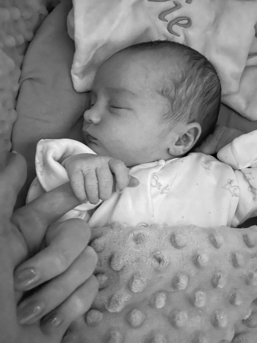 EmmaGotterson's tweet photo. My beautiful precious baby girl 🥰👣💖❤️ 
#eviejoy #babygirl #daughterlove #born25thoctober2022 #lovehersomuch #proudmuma ❤️ https://t.co/QHSm4lVank