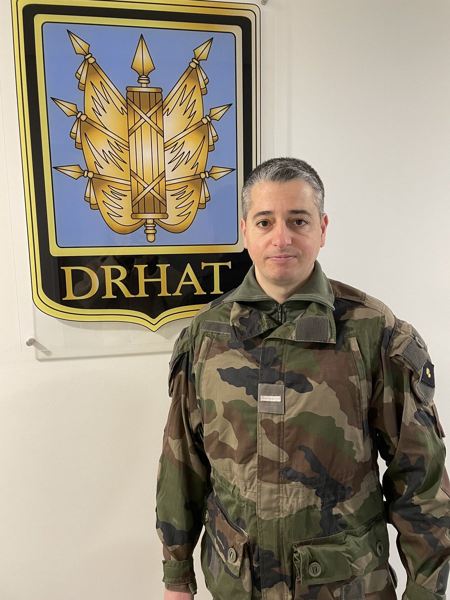 DRHATofficiel's tweet image. 👏#FiersDeNosSoldats : saluons le courage de l’ADJ Sébastien de la @DRHAT qui a sauvé une vie en aidant à l’évacuation d’un immeuble en feu 🔥 juste avant l’arrivée des @PompiersParis 🧑‍🚒. Des réflexes 💪 acquis au sein de l’UIISC7 de Brignoles ⛑. #SoldatCitoyen #ÀLaHauteur