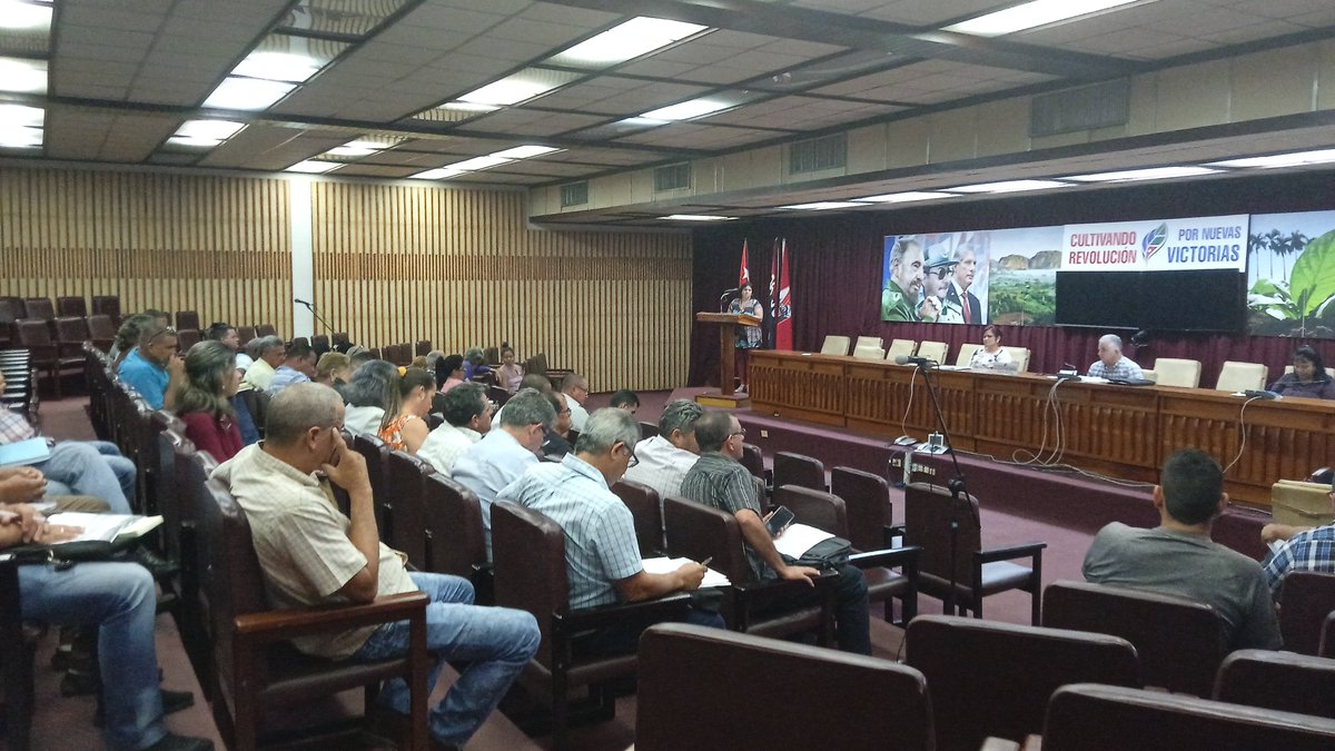 Sesiona Consejo Provincial de <a href="/gobpinar/">Gobierno Pinar del Río 🇨🇺</a>, fueron aprobadas las propuestas de renovación de dirección en 
👉 Cultura
👉 Inspección y Supervisión
👉 Empresa de la música
<a href="/RubenRamosPR/">Rubén Ramos Moreno</a> <a href="/YamileRamosCord/">Yamilé Ramos Cordero</a> <a href="/guerrillero_cu/">Guerrillero</a> <a href="/cultura_pinar/">Cultura Pinar del Río</a>