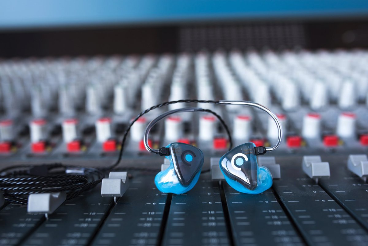 It's your last day to snag up 20% savings on select models (Studio3, Studio4, Electro, ESM). Use the coupon code FLASHSALE to get the discount through the end of the day.
#alclair #livealclair #ciem #custominears #em #inear #alclairfamily