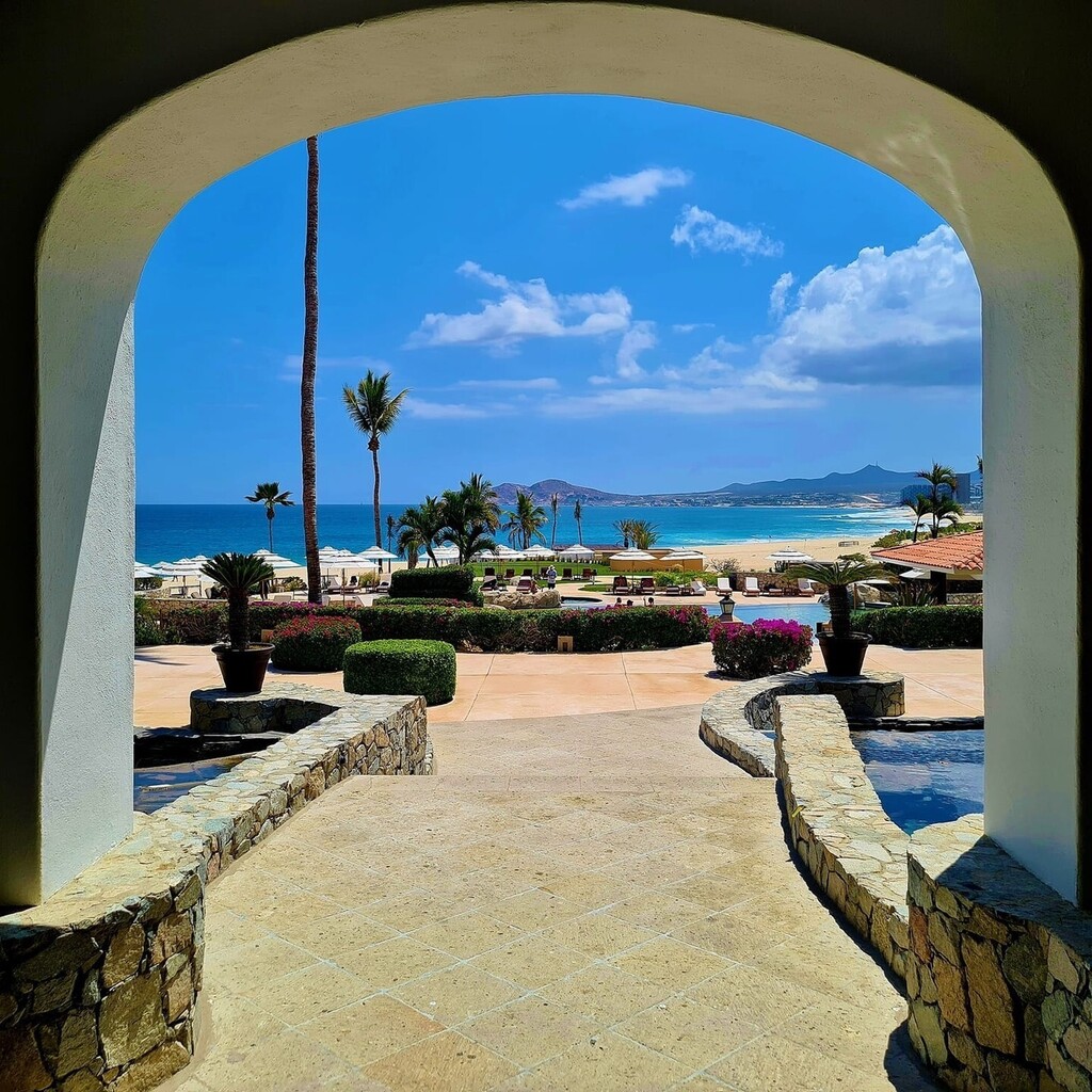 Settle in and let the magic of the magnificent serene surroundings take full effect at the beautiful #ZoëtryCasaDelMar #Cabo.⁠
😍⁠
Acomódate y deje que la magia de este magnífico entorno sereno surta efecto en el hermoso #ZoëtryCasaDelMar #LosCabos. instagr.am/p/CoFeFZEunyT/