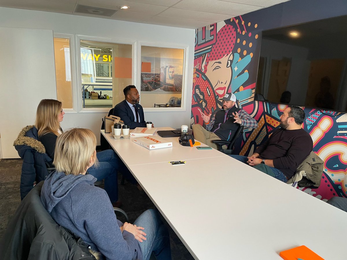 kambucknerchi's tweet image. Small businesses are the lifeblood of our communities. Thank you @RightWaySigns for hosting me today and for all the business owners who joined and shared their challenges.