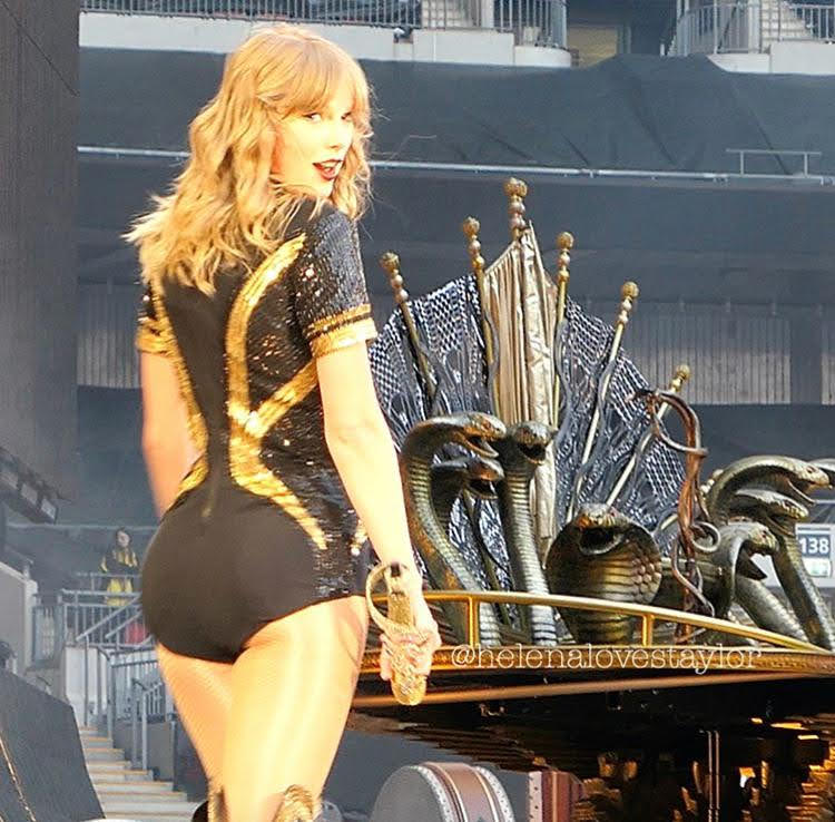 CFQueenTayTay's tweet photo. Why do you think I show so much skin all the time at my concerts, it's not because you want it. it's because it helps control you piggies. You lust after me now every time you see me and are willing to pay anything I ask for the chance to talk to me. https://t.co/lS0SlvmWmS