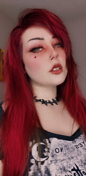 sexy red-head emo Nissa on the feed today AND on the sub feed today! Taking off her clothes and showing
