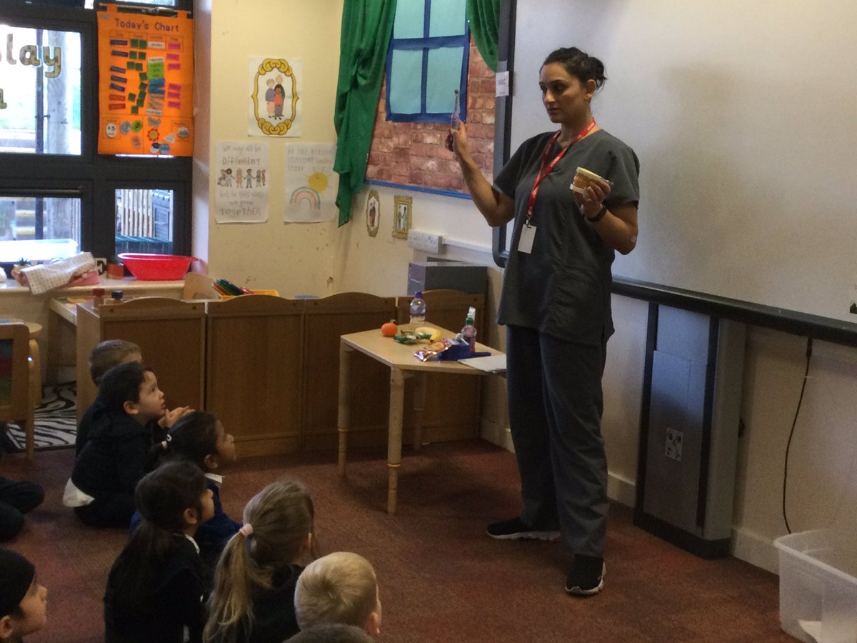 gfprimarycov's tweet image. Reception had a visit from Mrs Bains from Face Dental today. We learnt all about how to brush our teeth properly and what foods to avoid. Thank you very much Mrs Bains! 🦷🦷😁🪥🪥 #GFReception #brushtwiceaday #learninghowtokeephealthy