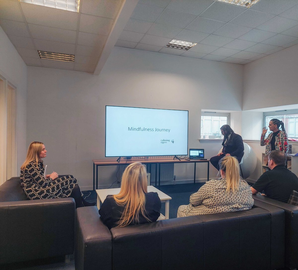 TIGERS_UK's tweet image. This week, our team are on a mindfulness journey, led by tigers Health and Wellbeing Coordinator @AshMcCann1.

Each day Aisling will lead a mindfulness session and the team will keep track of their wellbeing with a range of tools and methods.

#RelationshipLedPractice