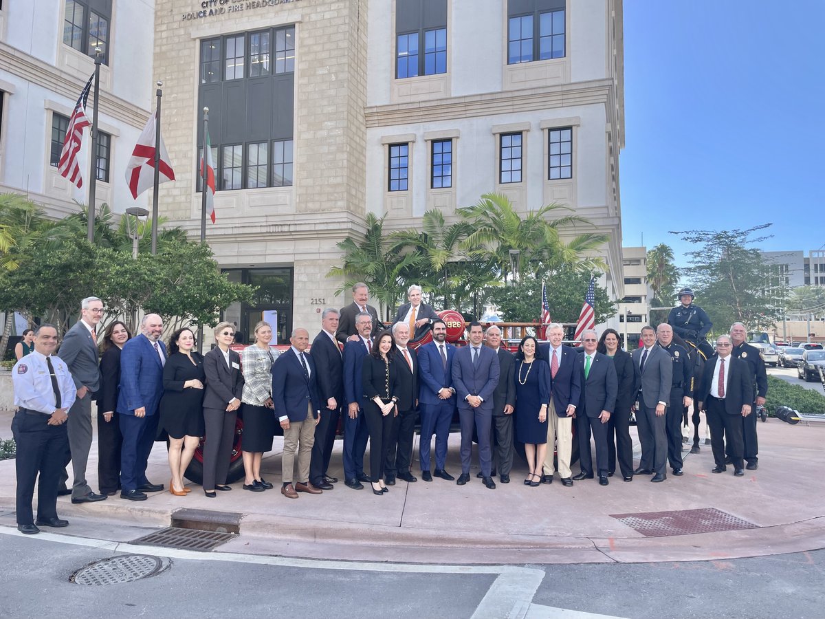 Julio Frenk tweet media