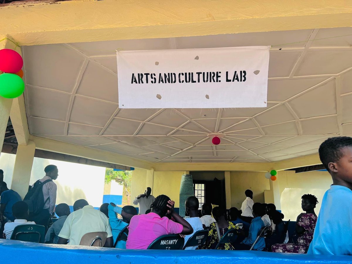 AlhajiNjai's tweet photo. #Project1808 #ScienceandLeadershipFest2023 Arts and Culture Lab, Kabala, Sierra Leone, January 20-22, 2023. Art is a barometer that measures the level of cultural sophistication.
————
#Project1808
#ScienceandLeadershipFestival2023
#Arts
#Culture
#Design
#Empowerment https://t.co/3WKv0dDraL