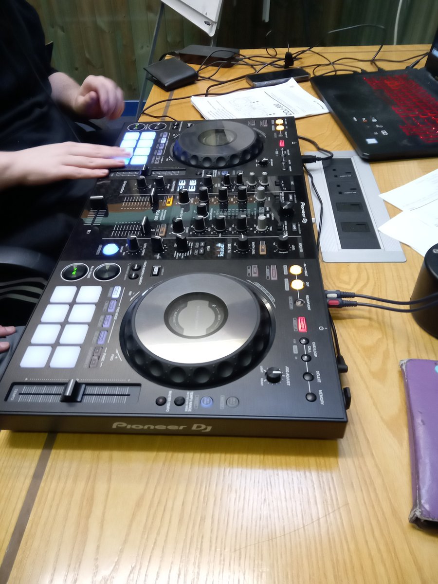 YoungMoniack's tweet photo. Today one of our Creativity and Care Discretionary Fund recipients met for their first 1-to-1 DJ session! We can't wait to see how they get onπ§π
#CreativityandCare #CreativeDevelopment https://t.co/bHuR07Cql2