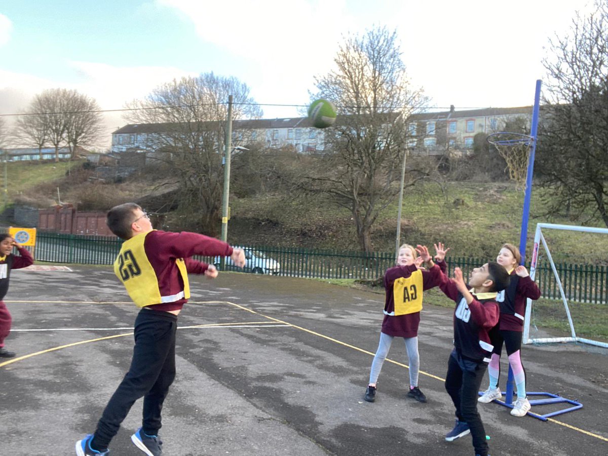 Illtyds_RC's tweet photo. Well done to our Years 5 and 6 for a superb afterschool #netball Club.

Some amazing progress and excellent teamwork! 

#bcaNetball
#bcaClubs
#teambuilding @ActiveMerthyr @childcomwales #article15 https://t.co/e3CmZhdXtq