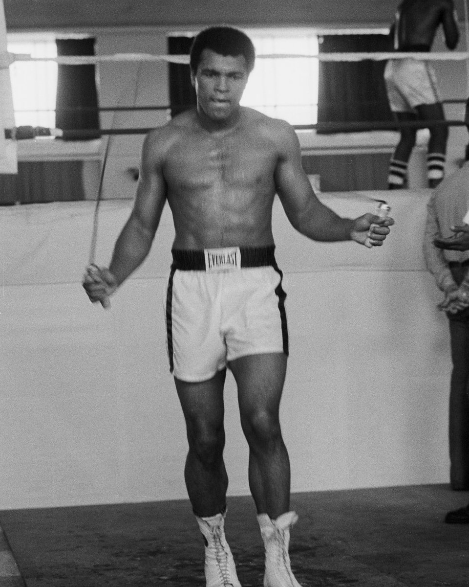 MuhammadAli's tweet photo. "The will must be stronger than the skill." - #MuhammadAli
#GOAT #Champion #Icon #Skill https://t.co/s8RthPvfGK