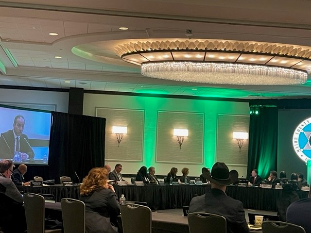 COPSOffice's tweet photo. On just his second day of the job, COPS Office Director Clements hits the ground running, attending the @MCSheriffs Winter Meeting in Washington, DC. Here, he's discussing historic crime reductions in Providence, RI, and the importance of #CommunityPolicing for #LawEnforcement. https://t.co/yqDKq3alej
