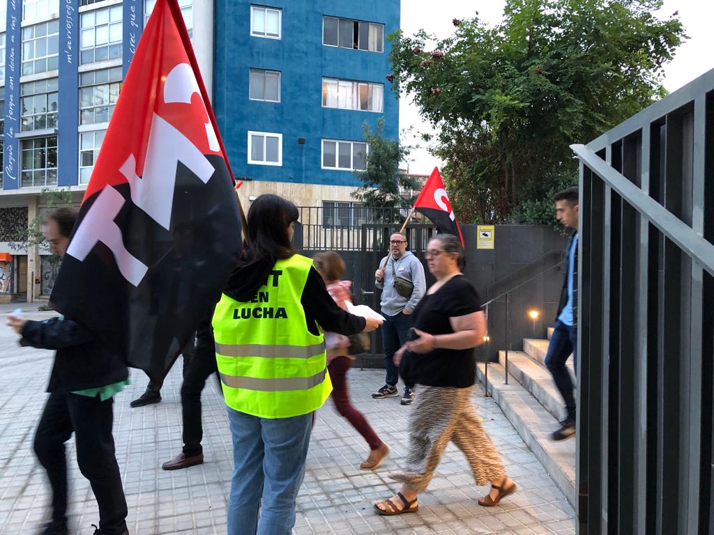 eurestcntbcn's tweet photo. Con representación en 5 centros de trabajo, con + de 8 años de trayectoria, tu herramienta sindical en #Eurest, o en cualquiera de las empresas de
@CompassGroupES
es CNT. Contacta: seccio.eurest@barcelona.cnt.es
#Scolarest #Medirest #Vitarest #vilaplanacatering #Restauración https://t.co/rG4n00ZYEQ