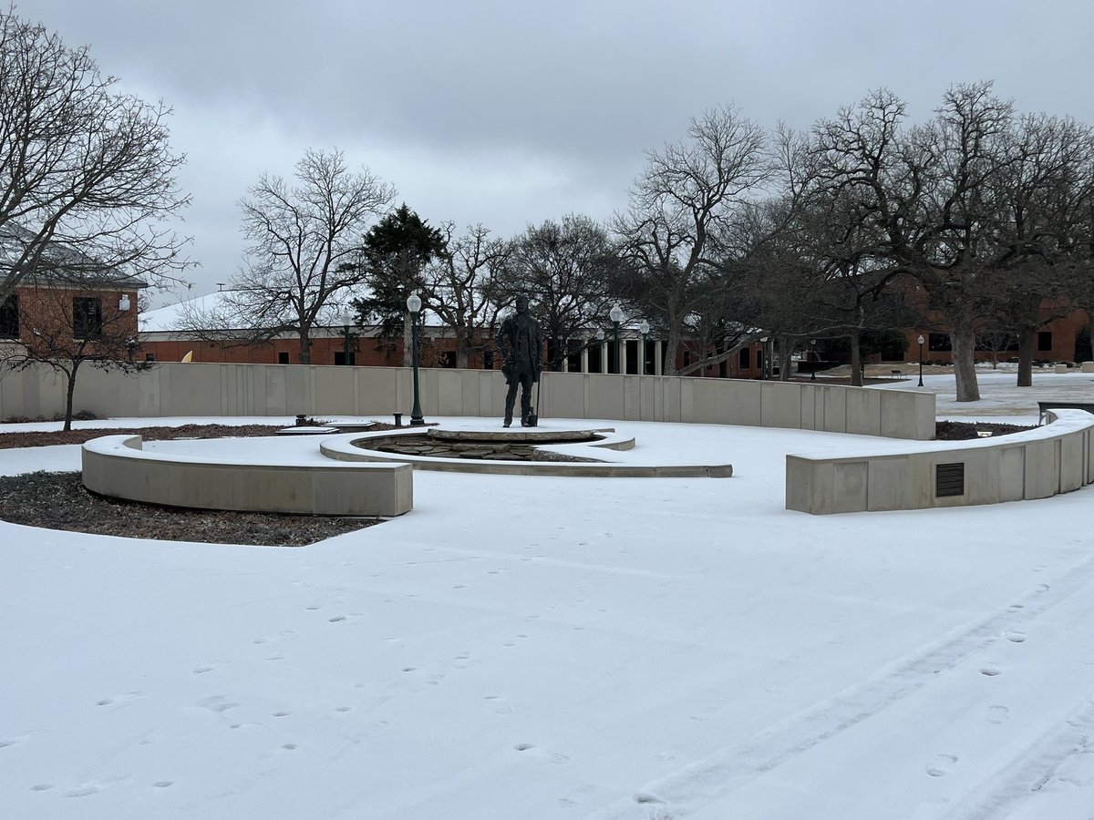 TarletonPrez's tweet photo. The most beautiful campus, @TarletonState ❄️☃️💜 https://t.co/CGTuqySJTl