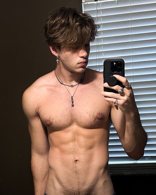 Suketh thy nippleth.. or something like that https://t.co/JH7DAsFe6B<a href="/tag/fitness"class="tags"><span>#fitness</span></a>