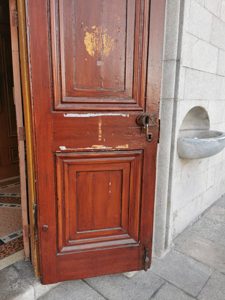 NealonsGuide's tweet photo. First ever visit to Dublin's Pro Cathedral today. A bit taken aback, needs a lick of paint for starters! #procathedral #dublin https://t.co/ysYQo68Frr