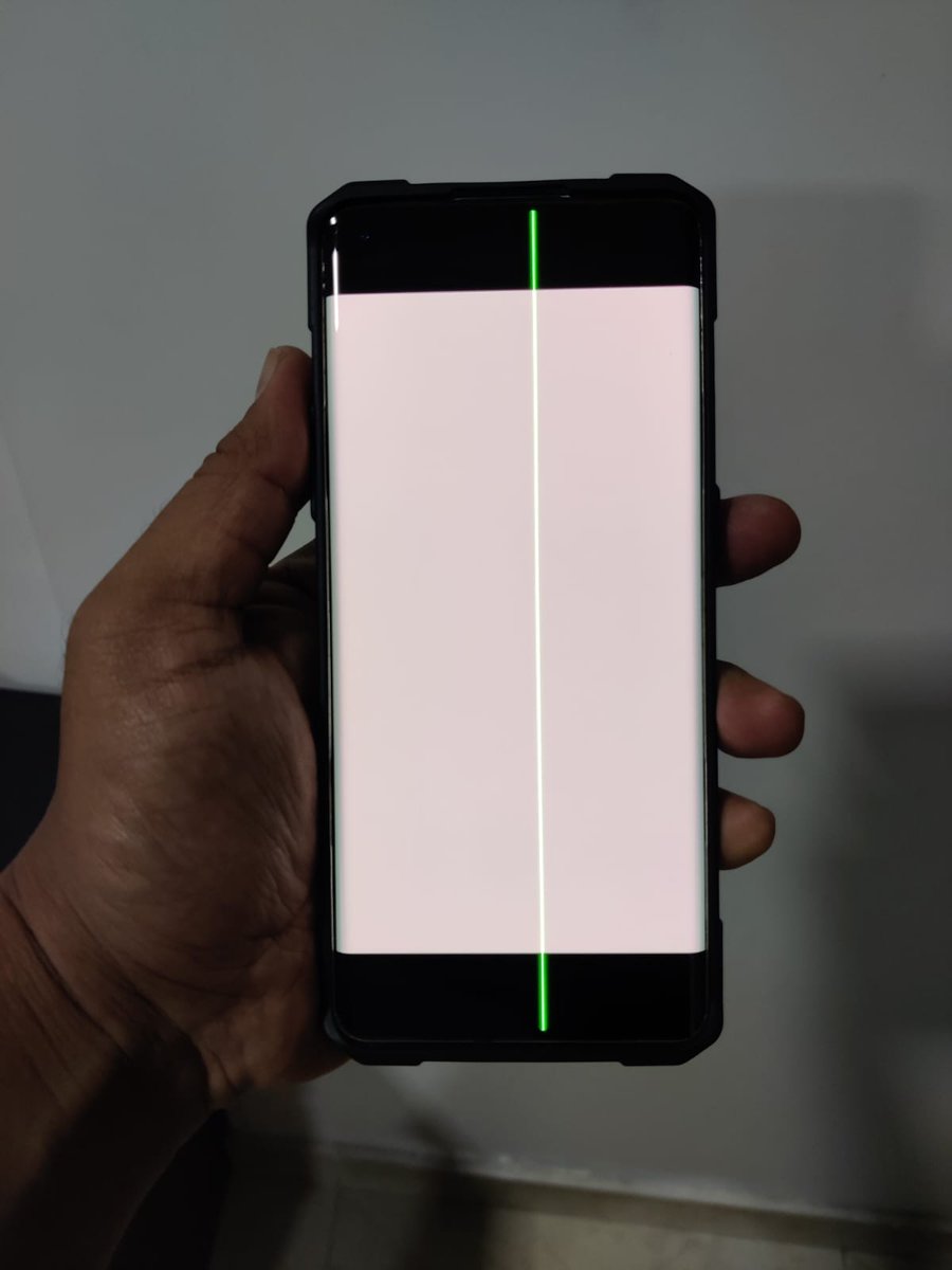 SumeetS92918816's tweet image. @oneplus @OnePlus_IN @OnePlus_Support I own OnePlus 8pro Today a green line appeared on screen There was no physical damage Service centre asked to pay 16k for screen replace OnePlus community is flooded with same issue for many users #oneplusworse #onepluscheat #oneplusfraud