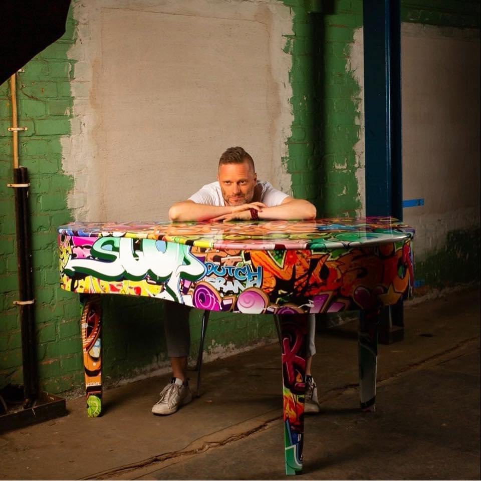 "Just wrote a beautiful melody on the piano!
There's something truly magical about the sound of keys coming together in harmony 🎹