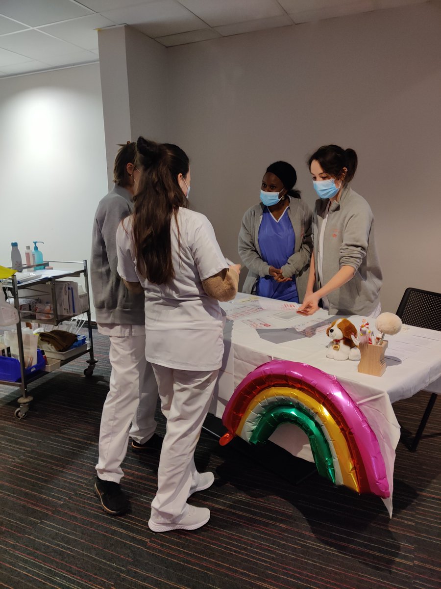 HopLaPorteVerte's tweet photo. Passionnante journée de lutte contre la #douleur avec une initiation aux techniques non médicamenteuses. Merci à tous les intervenants. https://t.co/hPdDzQQcgG