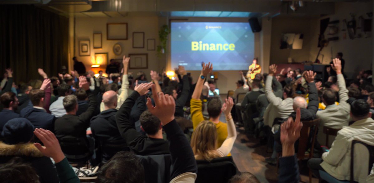 BinanceItalian's tweet photo. #BinanceMeetupItalia 🇮🇹

Grazie agli oltre 200 Binanciani della prima tappa del tour 2023 a Firenze!

I punti chiave sono stati: speech su insegnamenti del 2022, prospettive del 2023, networking, Angels, gadgets #Binance e NFT POAP! 🚀

Prossime tappe ⬇️
https://t.co/A45mf1sbW2 https://t.co/WhvIgx43RV