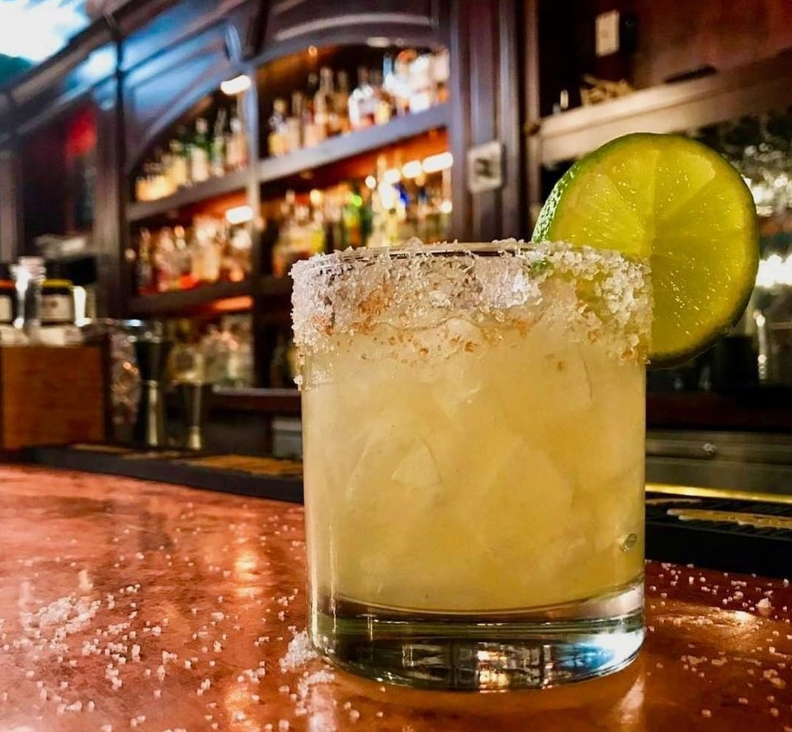 TheEatGuide's tweet photo. Want to check out a new restaurant in the city? 😊

Visit Press &amp; Pony today to sample one of their creative cocktails! 🍷🥂🌟

📍@pressandpony❤️
📸@thelucyboise❤️

#TheEatGuide #happyhour #downtownboise #cocktails #lucyliving #livedowntown #visitboise #visitidaho #boisefood https://t.co/hyV9lJDijv