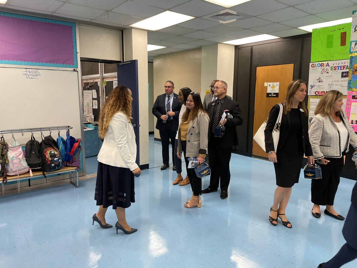 volusiaschools's tweet photo. We are on our next stop on today’s Academic/School tour in @MDCPS, we are touring @FSWSkyway Elementary School. Congratulations on your recently earned “A” grade! #hardworkpaysoff #transformationschool - @volusiaschools is excited to be here today! @vcsbalgobin https://t.co/Xjkm6JALaf