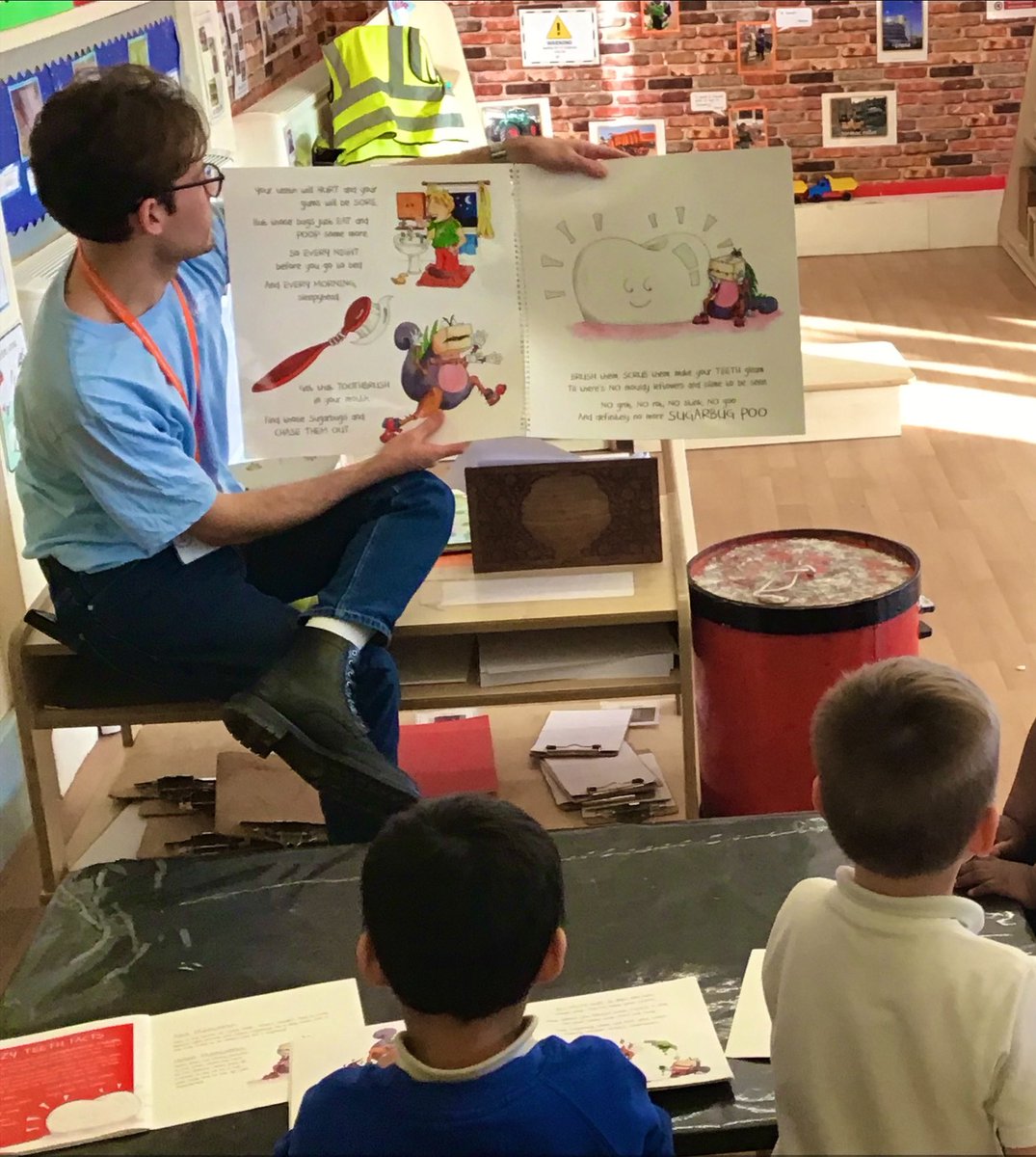 This month, BrushUp visited the children at Thomas Walling Primary Academy. 

This was the first visit of 2023 and was a great start to the year! Thanks to our fab volunteers and the school.

Here are some pictures from the visit 📷🦷✏️
