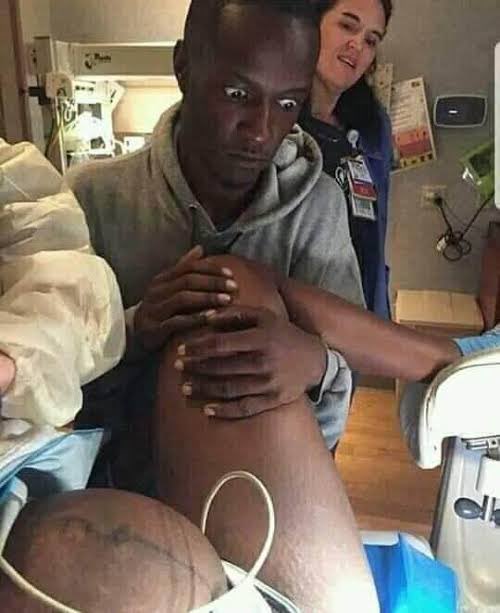pallnandi's tweet photo. Funny reaction from Fathers during child birth 😭😭

A Thread https://t.co/f8DRg2FQ3x