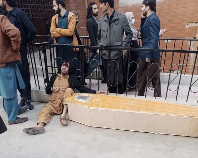 radioPakistan47's tweet photo. This has been the tale of practically, every second household in Khyber Pakhtunkhwa. 

Making $ on the name of Pathans. 

@OfficialDGISPR stop going to the bedrooms of people but begin to protect Pakistanis. 

#PashtunLivesMatter  #PeshawarBleedsAgain https://t.co/p8ceJZTyHw
