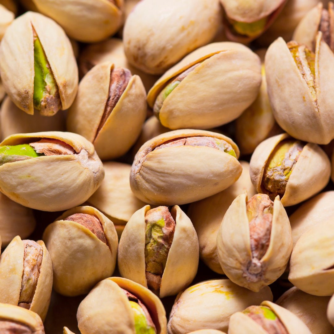 FrutossecosM's tweet image. 🌳 El #pistacho es uno de los pocos alimentos del mundo vegetal que nos aporta proteína completa.

Este #frutoseco contiene los niveles adecuados de los aminoácidos esenciales. 

Los pistachos son un excelente snack 😍