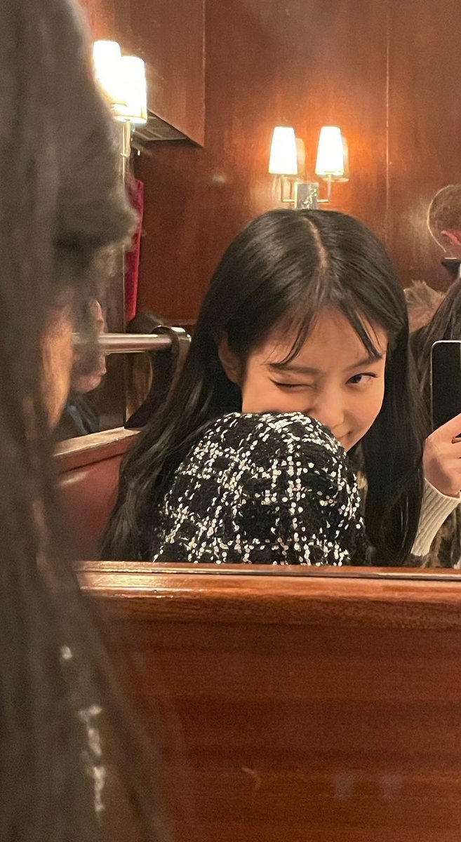 juohnnysuh's tweet photo. Just in case anyone tryna to get close to her, she is still mine. https://t.co/L2xvHO60if