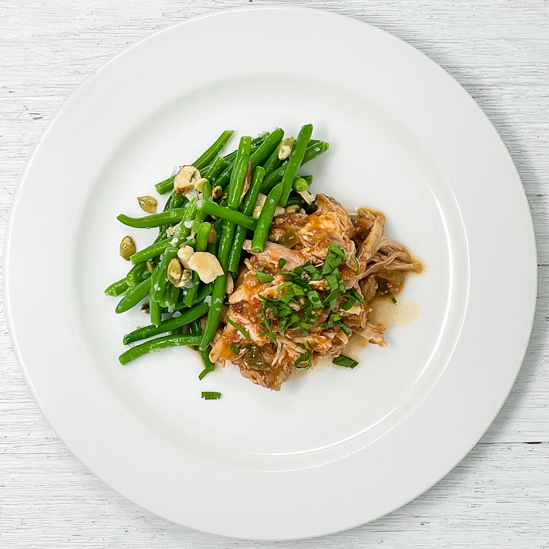 eatTGK's tweet photo. A traditional shredded chicken dish stewed in a red chili sauce. Good clean protein with a spice for life. Complemented with tender green bean. This full-flavored meal will soon be a favorite!

Meal of the Week: Pulled Chicken Taco Bowl With Pepitas Almond Green Beans https://t.co/TuaquFbprw