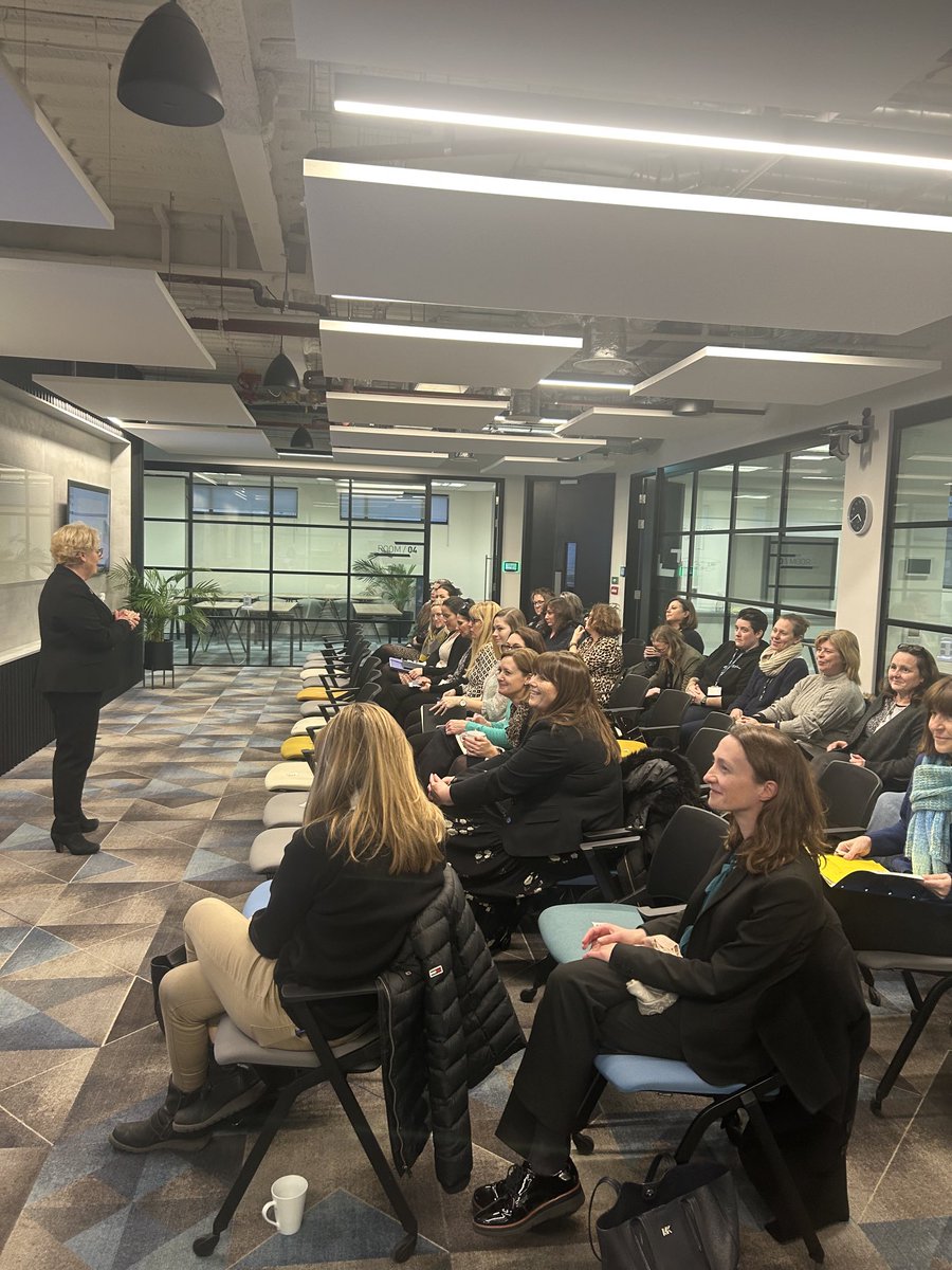 ⁦<a href="/WomenEdJersey/">@WomenEdJersey</a>⁩ attendees being told to know themselves realistically and kindly in order to unlock their journey to leadership and face the demon of imposter syndrome. ⁦<a href="/ParmPlummer/">Parm Plummer</a>⁩  ⁦<a href="/MaggieEM4/">Maggie Eldridge-Mrotzek</a>⁩