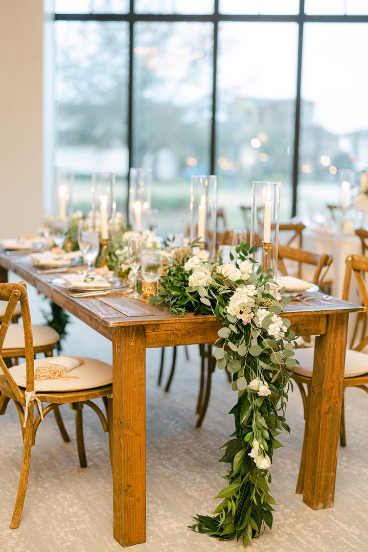 Vangie_Events's tweet photo. When French Country Chairs meet Chic! 
.
.
@bellacollinaweddings 
@kristenweaverphoto
.
.
#weddingday #wedding #weddingplanner #luxurywedding #luxuryweddingplanner #weddingdetails #frenchcountry #chic #frenchcountrychairs #farmtable #farmtablewedding #chicwedding https://t.co/BPLXstfhLE