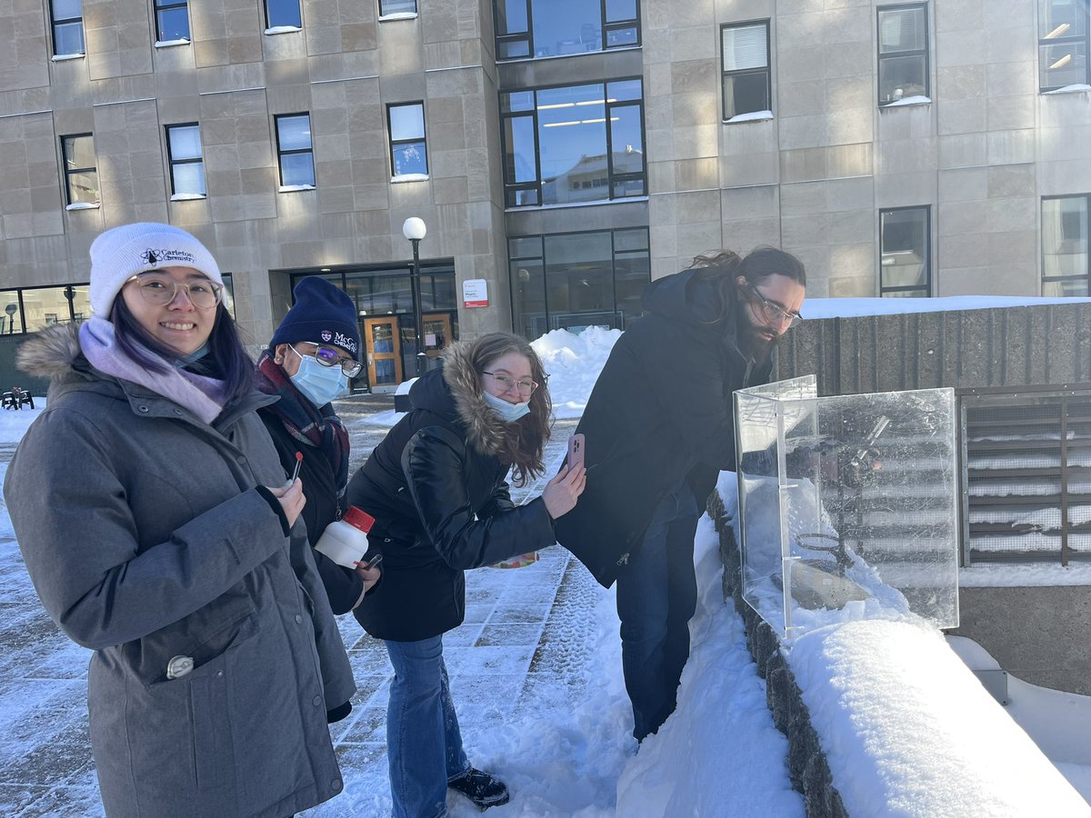 Trying to blow something up with chemistry 🧪 is no small task when it’s -10oC. But <a href="/McGillChemOut/">McGill Chem Outreach</a> is up to the challenge!