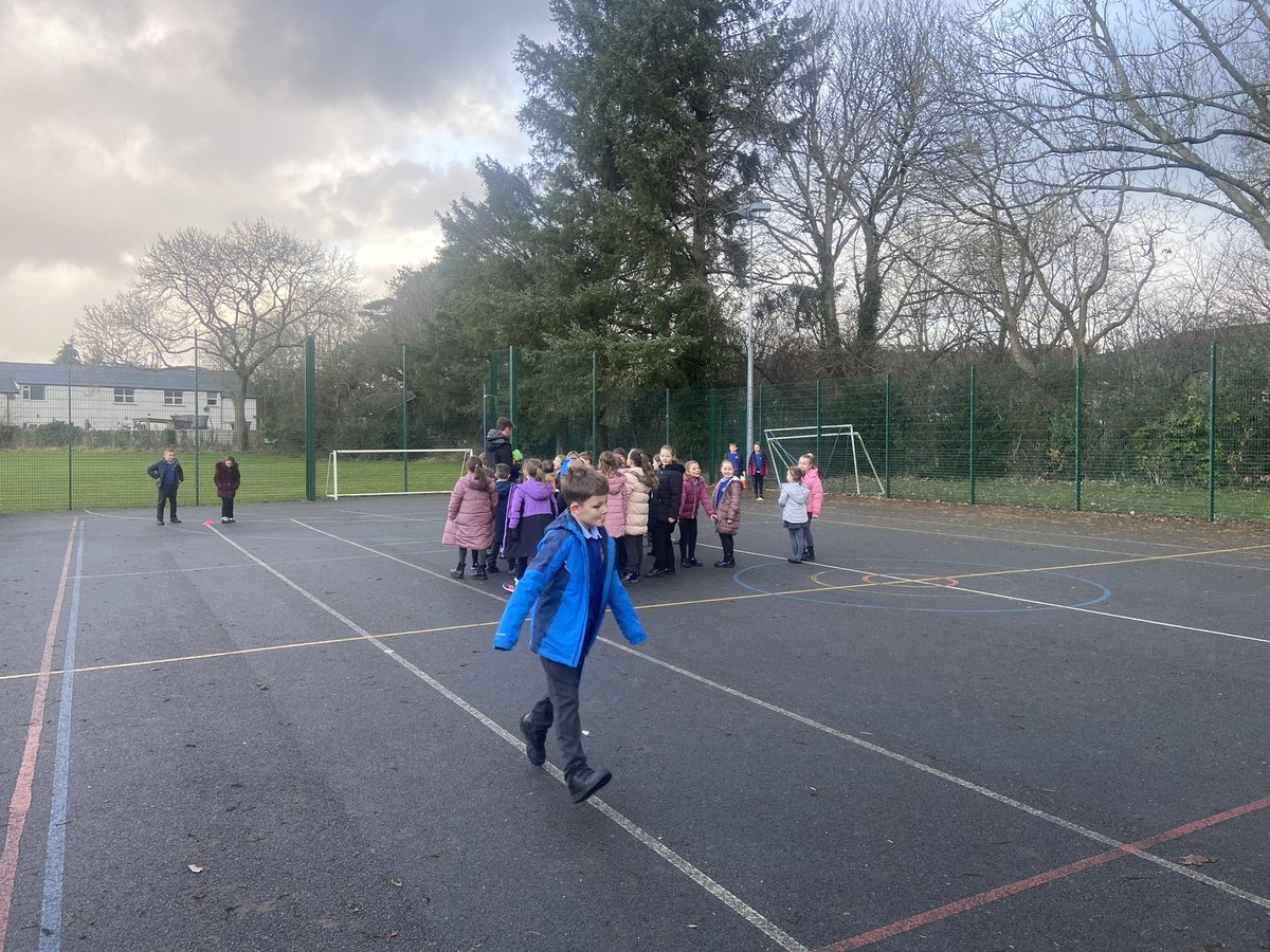 YsgolBroGwydir's tweet photo. Diolch Urdd Gobaith Cymru am y sesiynau corfforol heddiw! 🎉🏴󠁧󠁢󠁷󠁬󠁳󠁿@Urdd @UrddConwy https://t.co/UELefg0paL