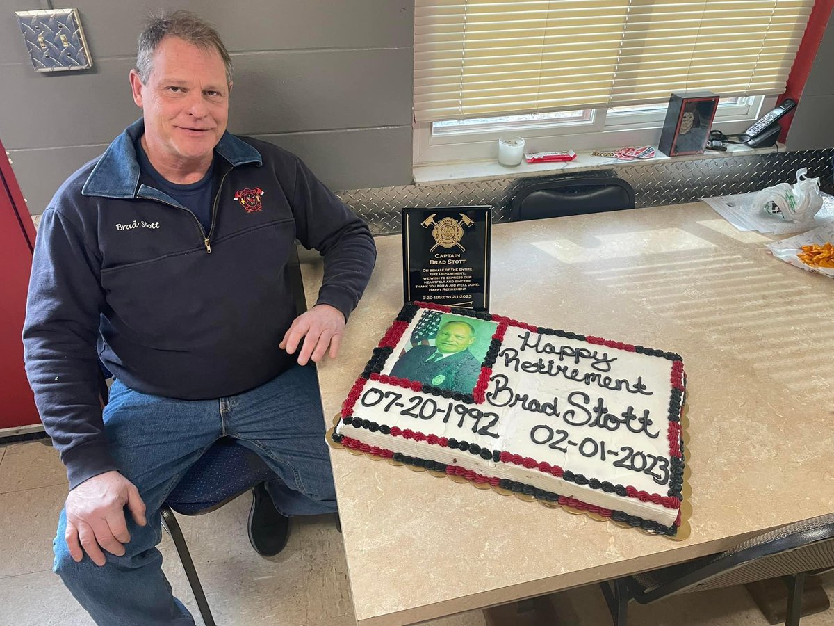 Happy Retirement Captain Brad Stott. Today is Captain Stott's last shift after 31 years of honorable service. Enjoy your well earned Retirement!!