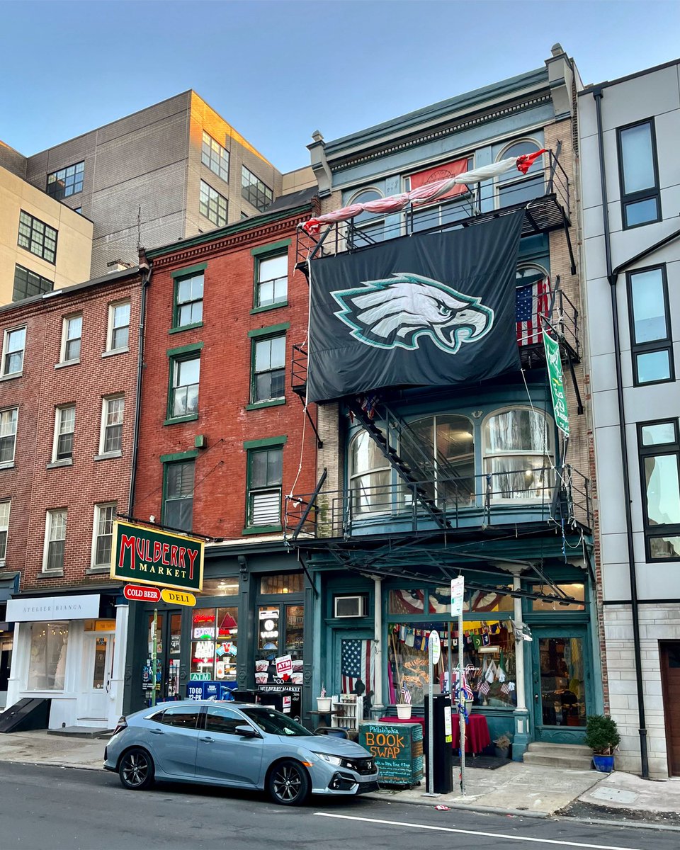 Walking Philly tweet media